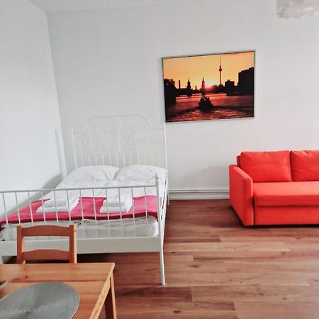 City Studio Apartment For 4, Near Sonnenallee Berlim Exterior foto