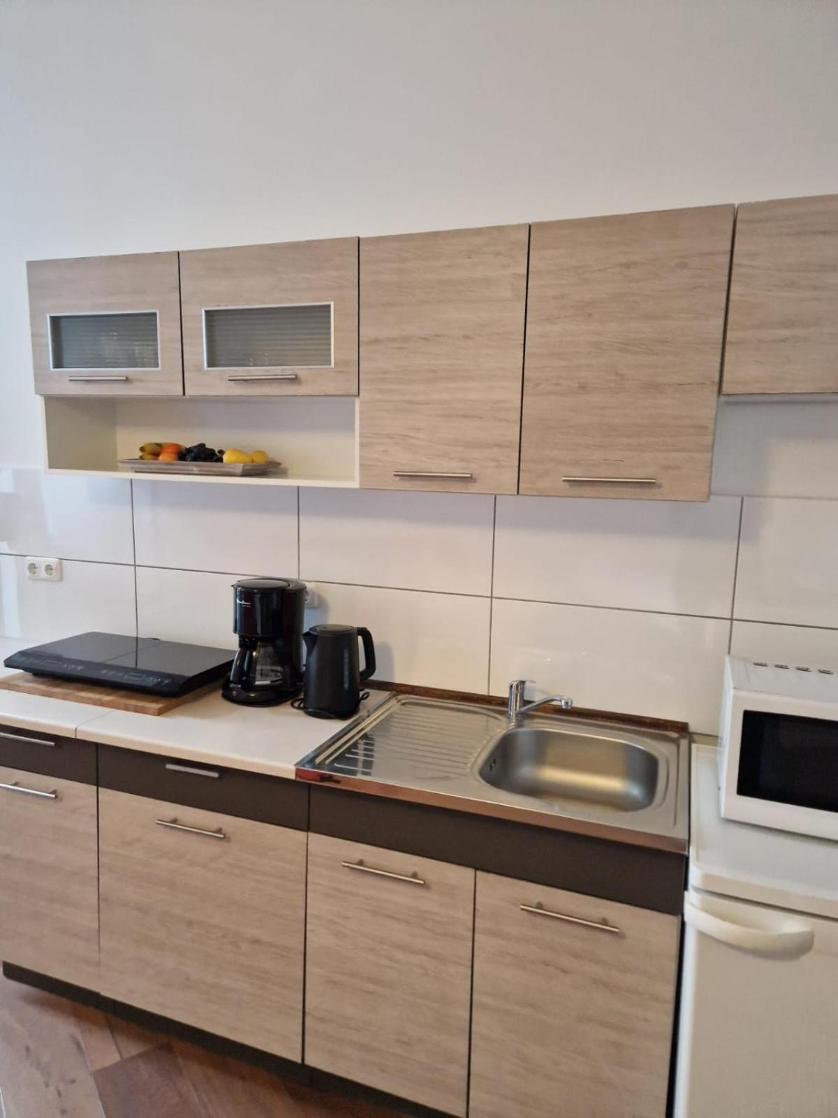 City Studio Apartment For 4, Near Sonnenallee Berlim Exterior foto