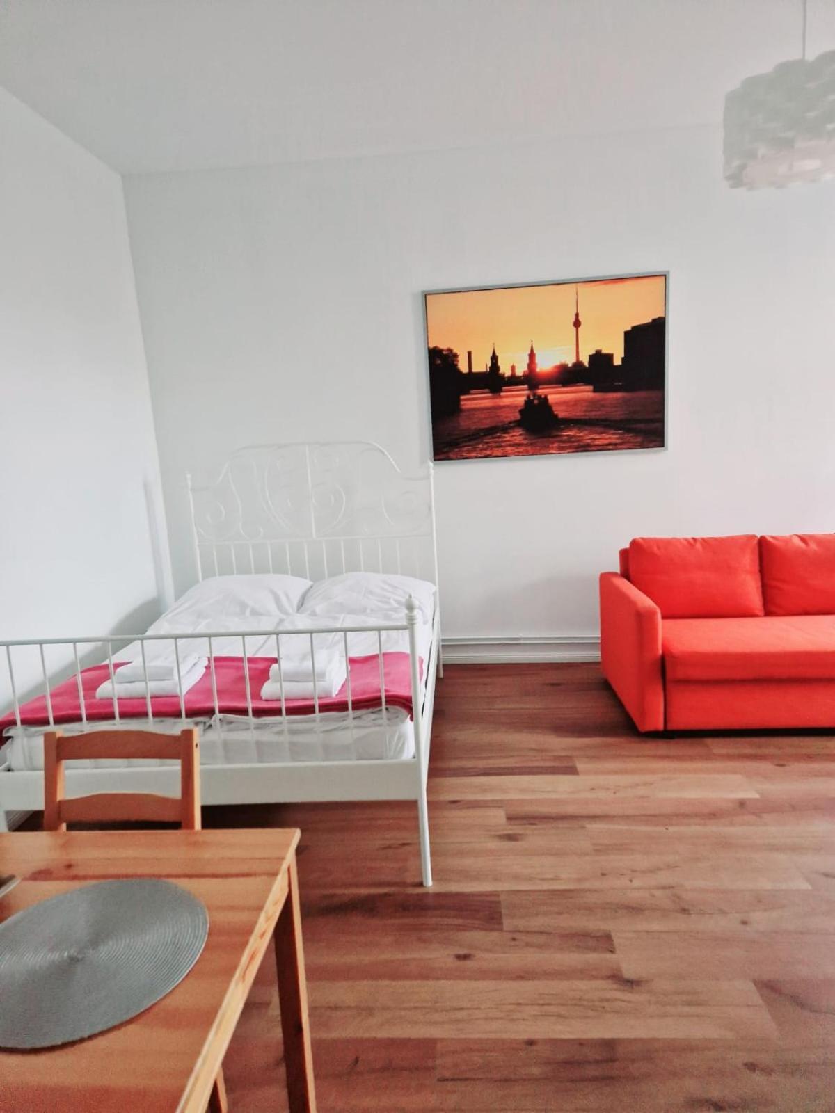 City Studio Apartment For 4, Near Sonnenallee Berlim Exterior foto
