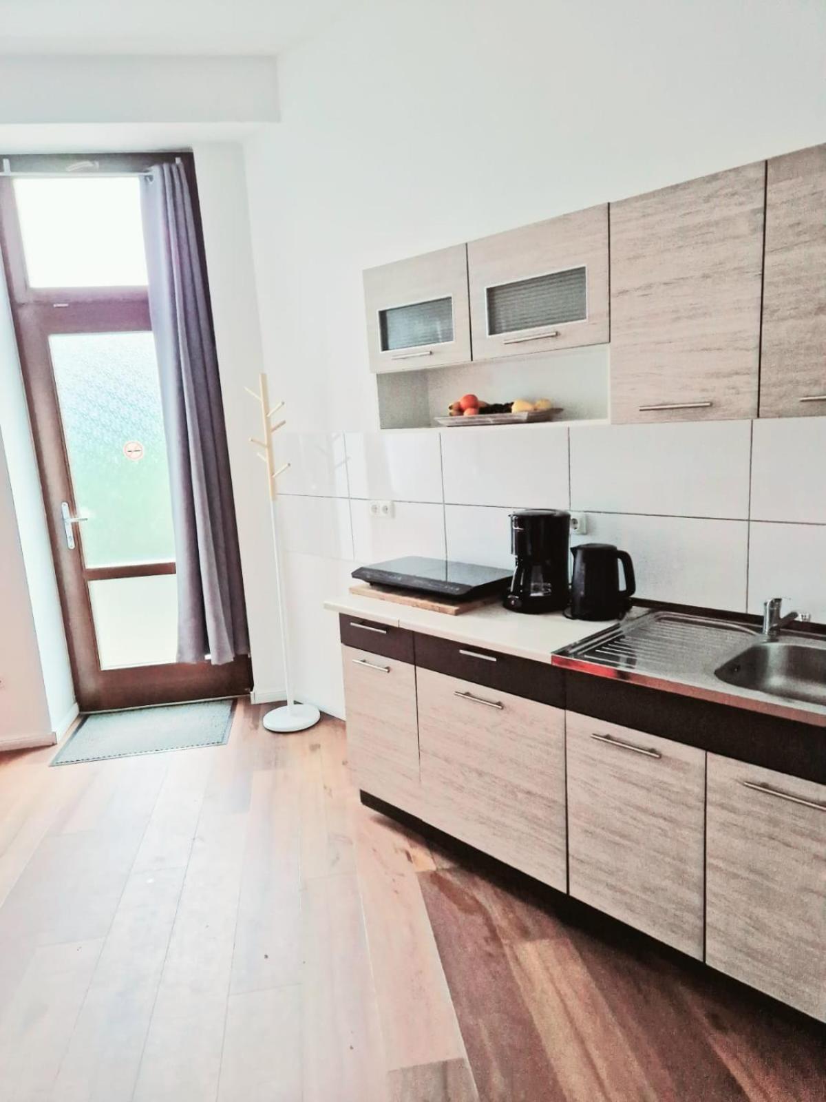 City Studio Apartment For 4, Near Sonnenallee Berlim Exterior foto