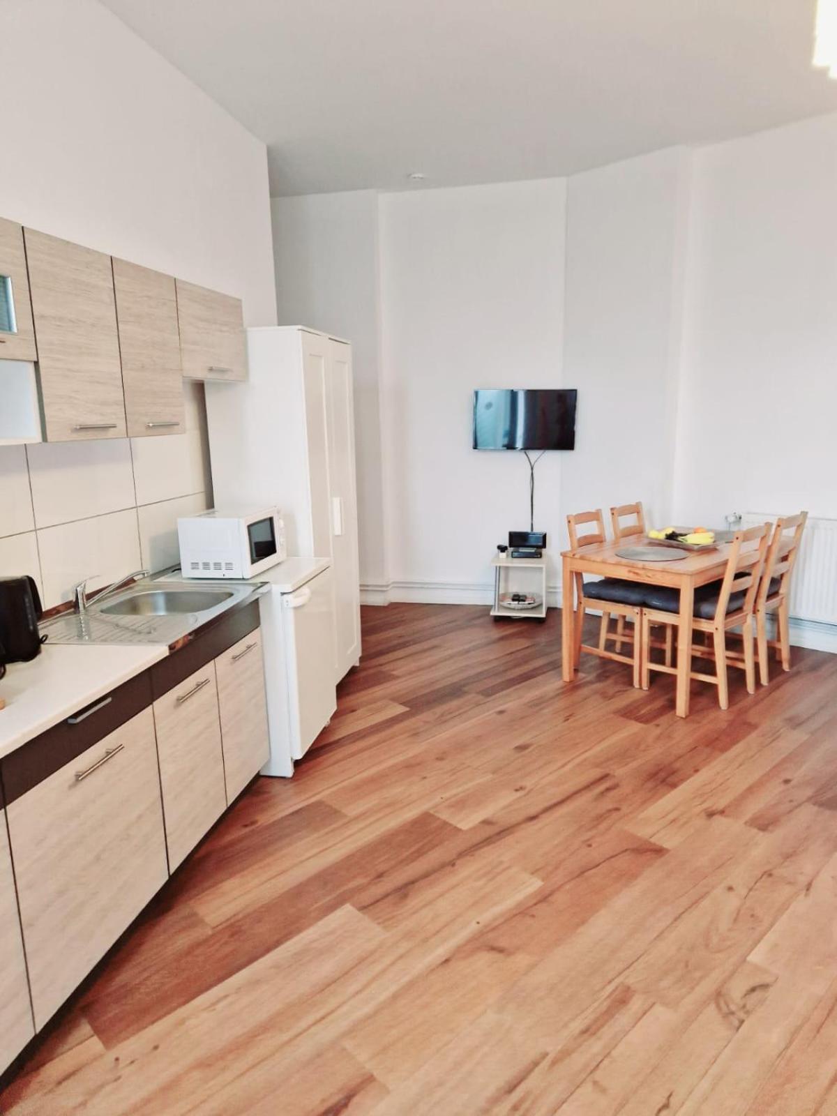 City Studio Apartment For 4, Near Sonnenallee Berlim Exterior foto