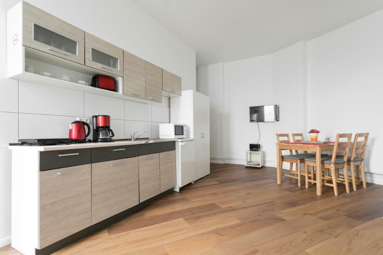 City Studio Apartment For 4, Near Sonnenallee Berlim Exterior foto