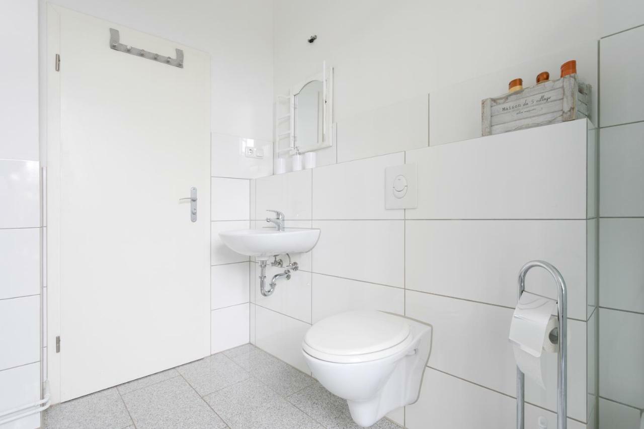 City Studio Apartment For 4, Near Sonnenallee Berlim Exterior foto